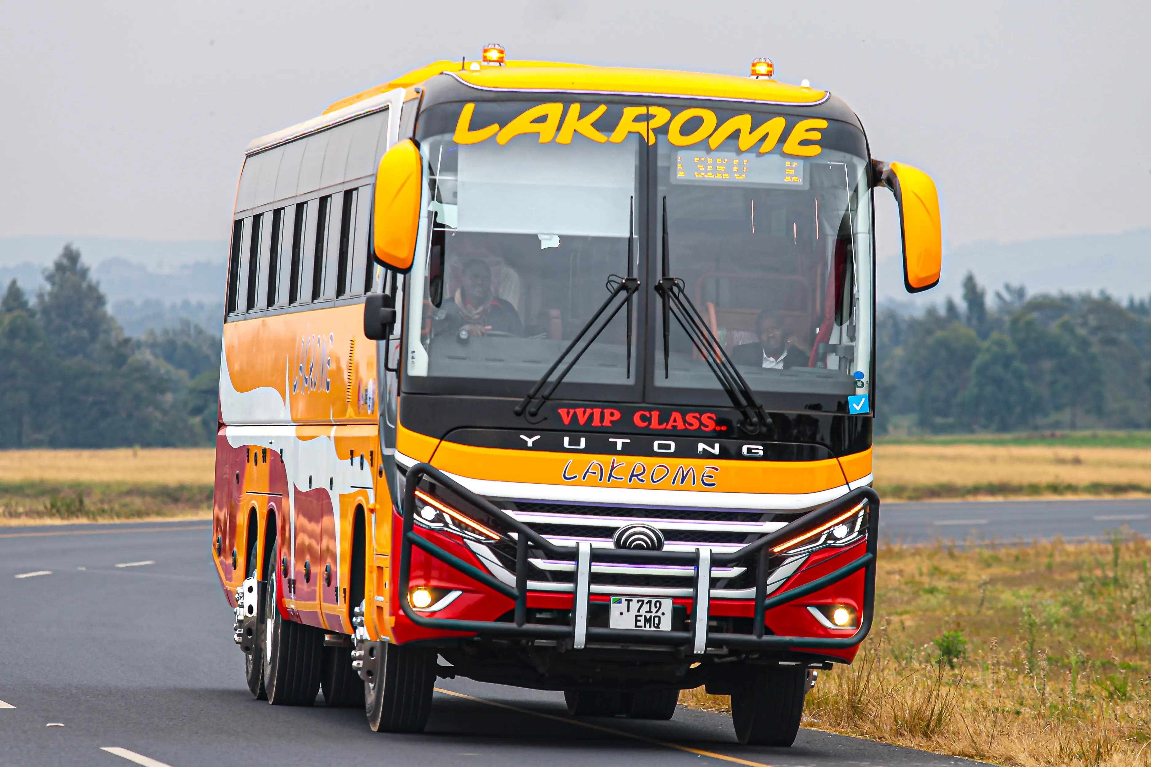 Lakrome bus exterior
